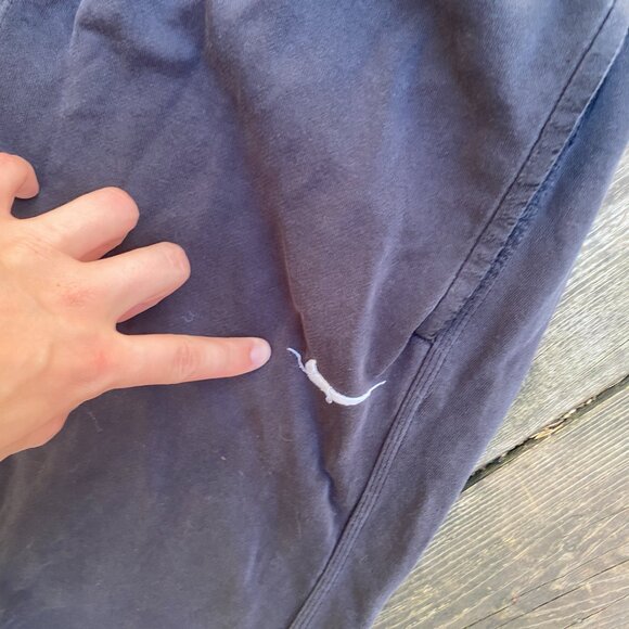 Nike Club Cuff Pants Swoosh Mens Sweatpants Joggers Medium Black - Picture 2 of 6